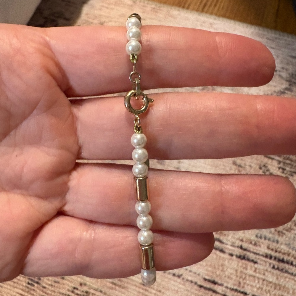 Roxanne Assoulin Gold and White pearl Bracelet - Picture 3 of 3